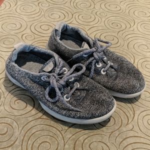 Gray wool shoes